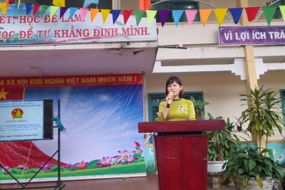 Sinh hoạt Theo chủ đề” Xây dựng tình bạn đẹp, nói không với bạo lực học đường, cách ứng xử trên không gian mạng và nghiện game online” năm học 2023 -2024