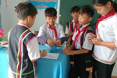 Phong trào ” Kế hoạch nhỏ, Nuôi heo đất giúp đỡ bạn đến trường”